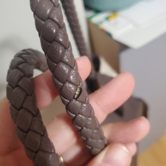 Guess purple purse - Picture 4 of 5